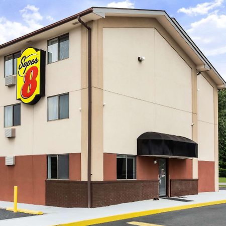 Super 8 By Wyndham Chester/Richmond Area Dış mekan fotoğraf
